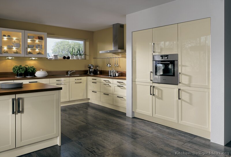 Yellow Kitchen Walls with White Cabinets | 800 x 545 · 65 kB · jpeg | 800 x 545 · 65 kB · jpeg