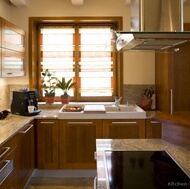 Modern Medium Wood Kitchen