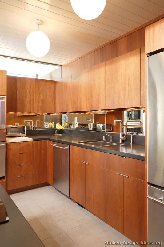 Pictures of Kitchens - Modern - Medium Wood Kitchen Cabinets (Kitchen #6)