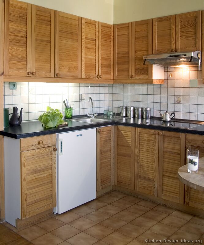 modern wood kitchen cabinets on Pictures Of Kitchens   Modern   Medium Wood Kitchen Cabinets