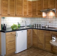 Modern Medium Wood Kitchen