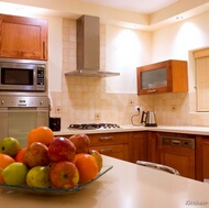 Modern Medium Wood Kitchen