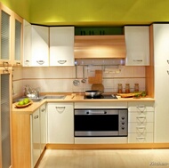 Modern Two-Tone Kitchen