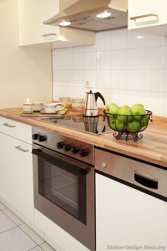 Pictures of Kitchens - Modern - White Kitchen Cabinets (Kitchen #4)