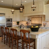 Traditional Antique White Kitchen