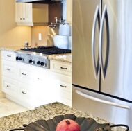 Traditional Antique White Kitchen