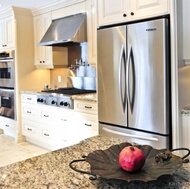 Traditional Antique White Kitchen