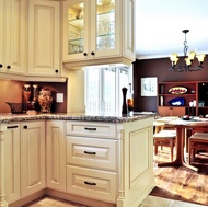 Traditional Antique White Kitchen