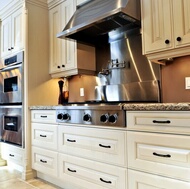 Traditional Antique White Kitchen