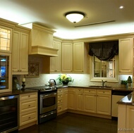 Traditional Antique White Kitchen