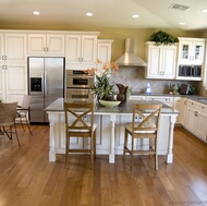 Traditional Antique White Kitchen