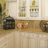 Traditional Antique White Kitchen