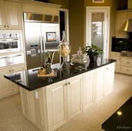 Traditional Antique White Kitchen