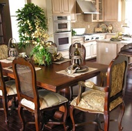 Traditional Antique White Kitchen