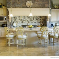 Traditional Antique White Kitchen