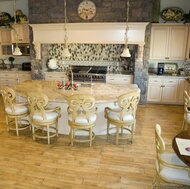 Traditional Antique White Kitchen