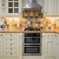 Traditional Antique White Kitchen