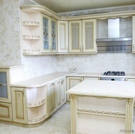 Traditional Antique White Kitchen