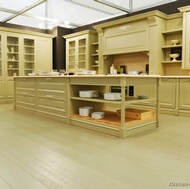 Traditional Antique White Kitchen