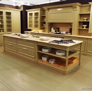 Traditional Antique White Kitchen