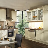 Traditional Antique White Kitchen