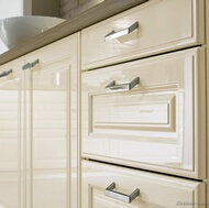 Traditional Antique White Kitchen