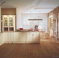 Traditional Antique White Kitchen