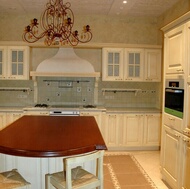 Traditional Antique White Kitchen