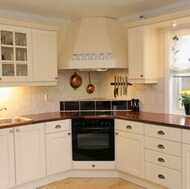 Traditional Antique White Kitchen