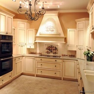 Traditional Antique White Kitchen