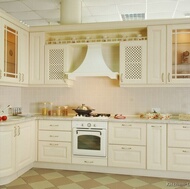 Traditional Antique White Kitchen