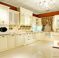 Traditional Antique White Kitchen