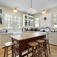 Traditional Antique White Kitchen