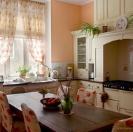 Traditional Antique White Kitchen