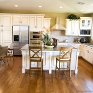 Traditional Antique White Kitchen