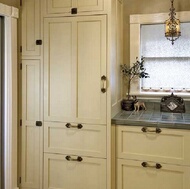 Traditional Antique White Kitchen