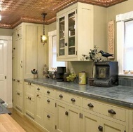 Traditional Antique White Kitchen