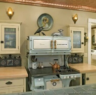 Traditional Antique White Kitchen