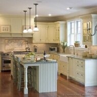 Traditional Antique White Kitchen