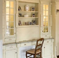 Traditional Antique White Kitchen