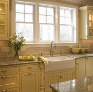 Traditional Antique White Kitchen