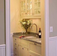 Traditional Antique White Kitchen