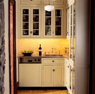 Traditional Antique White Kitchen