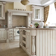 Traditional Antique White Kitchen