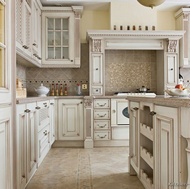 Traditional Antique White Kitchen