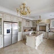 Traditional Antique White Kitchen