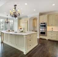 Traditional Antique White Kitchen