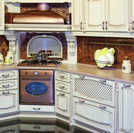 Traditional Antique White Kitchen