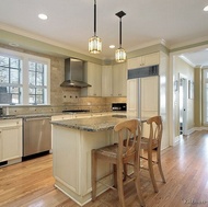 Traditional Antique White Kitchen