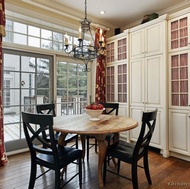 Traditional Antique White Kitchen